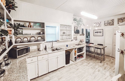 Tahlequah Apartment | Quaint and Cozy: Experience Small-Town Living in Our Charming Apartment