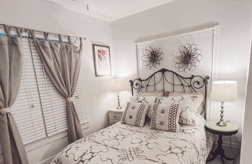 Tahlequah Apartment | Quaint and Cozy: Experience Small-Town Living in Our Charming Apartment