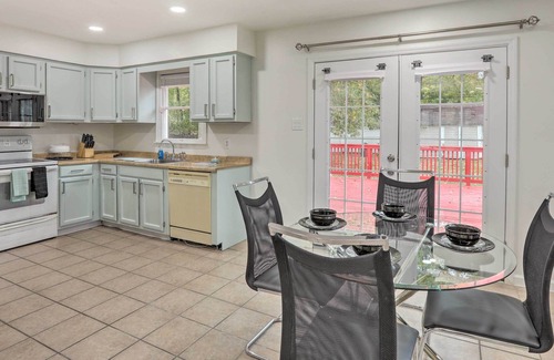 Bristol House | Quaint Bristol Home - Walk to Dining & Wharf!
