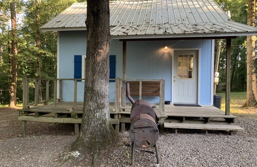 Dover Cabin | Quaint cabin in the heart of the Ozark Mountains.
