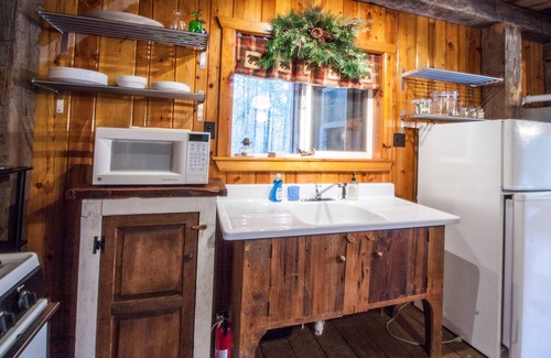Benton Cabin | Quaint Cabin Near 2 PA State Parks - Ricketts Glen & Worlds End