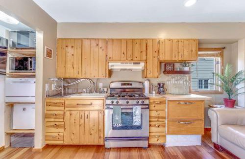 Carmel Woods House | Quaint Carmel - Bungalow Close to Beach
