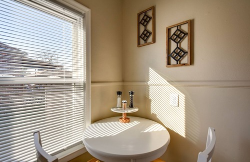 Cedar Rapids House | Quaint Cedar Rapids Home, 4 Mi to Downtown!