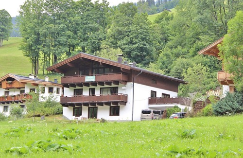 Saalbach Villa | Quaint Chalet in Saalbach-Hinterglemm with Private Sauna