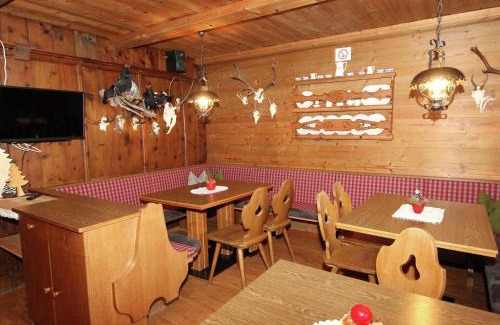 Mayrhofen Ski Chalet | Quaint Chalet in Mayrhofen near Ski Lift