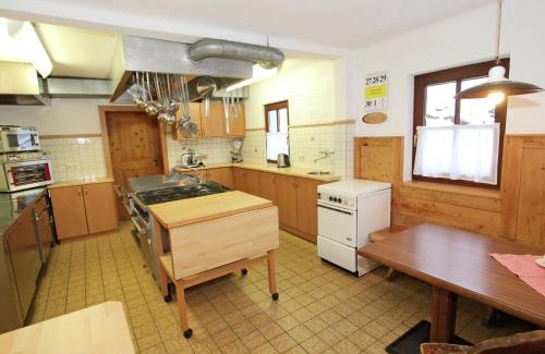 Mayrhofen Ski Chalet | Quaint Chalet in Mayrhofen near Ski Lift