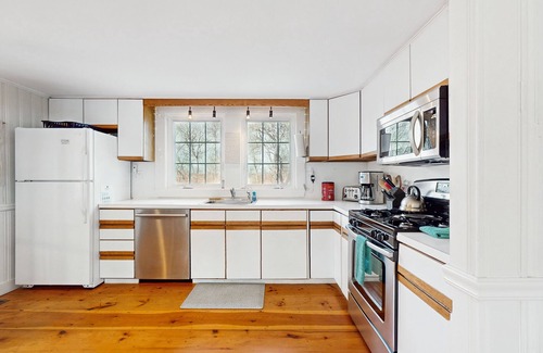 West Chatham House | Quaint Chatham home w/beautiful backyard & furnished multi-level deck, dogs OK
