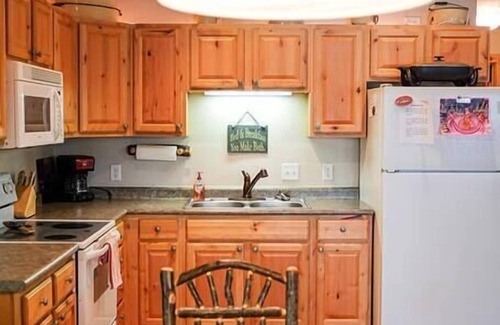 Clam Lake House | Quaint Clam- Lower Clam Lake