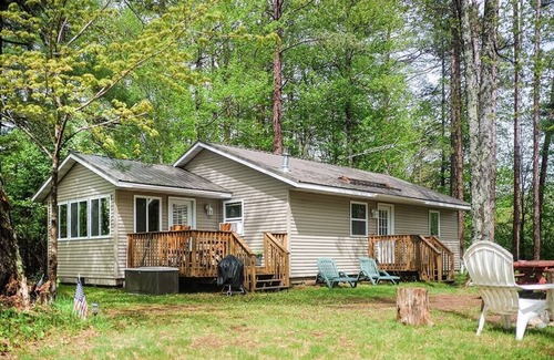 Clam Lake House | Quaint Clam- Lower Clam Lake