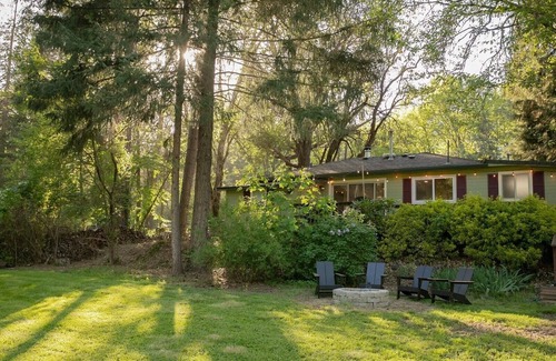 Grants Pass House | Quaint cottage on the beautiful Rogue River!