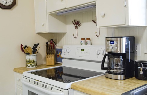 Bedford Other | Quaint Cottage with Majestic Mountain Views - Close to Parkway & Lynchburg