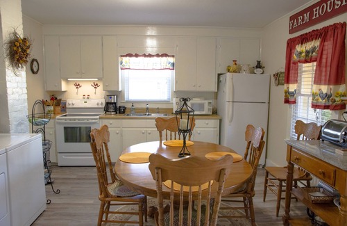 Bedford Other | Quaint Cottage with Majestic Mountain Views - Close to Parkway & Lynchburg