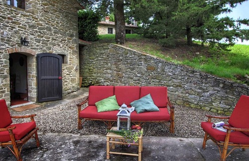 Scheggia Cottage | Quaint cottage with pool