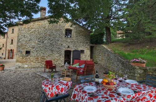 Scheggia House | Quaint cottage with pool