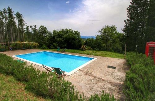 Scheggia House | Quaint cottage with pool