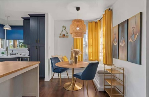 Encanto House | Quaint & Cozy 2-BR House | Den and Study |Fire Pit