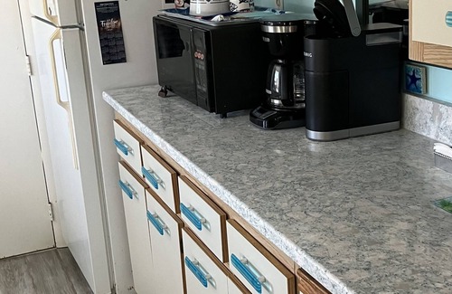 York Beach Cottage | Quaint & Cozy Maiden Voyage By The Sea , Steps from the ocean!