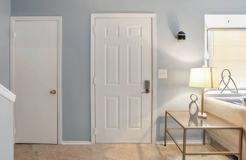 Westerville House | Quaint & Cozy Premier Spacious Town Home/Fast Wifi