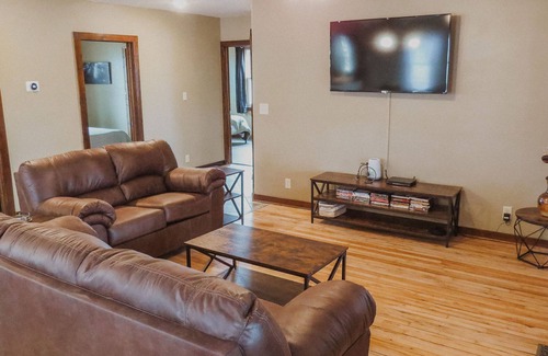 Hayward Other | Quaint Farmhouse in the middle of your outdoor fun