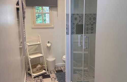 North district House | Quaint Gatehouse in Niort - Close To Town Center