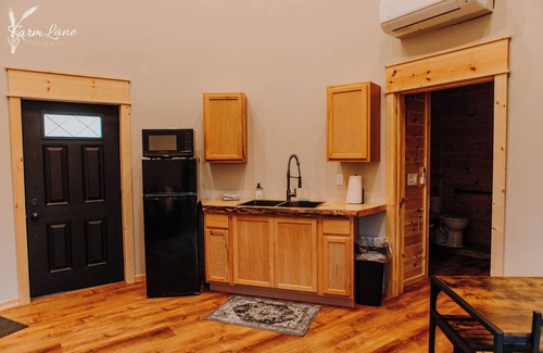 Bancroft Cabin | Quaint handicap accessible cabin- Perfect for a cozy getaway