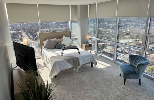 Pittsburgh Condo | Quaint HighRise Condo 3bed 2bath w/ City Views