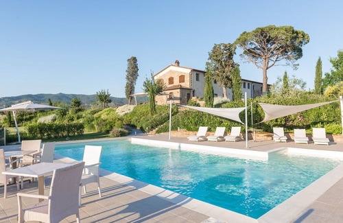 Vinci House | Quaint Holiday Home in Florence Tuscany with Swimming Pool