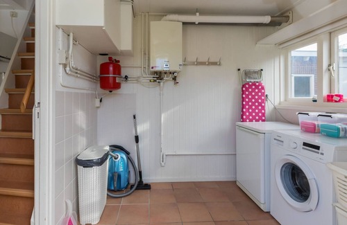 Domburg House | Quaint Holiday Home in Domburg with Terrace