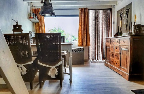 Lamswaarde House | Quaint holiday home in Lamswaarde with garden