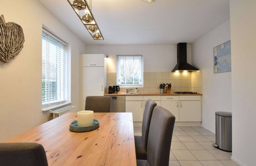 Zonnemaire House | Quaint Holiday Home in Zonnemaire with Roofed Terrace