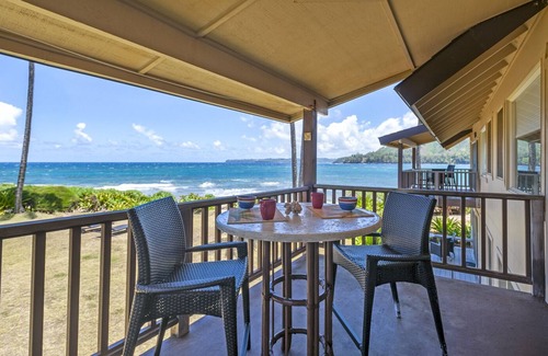 Wainiha Condo | Quaint Island Charm Right On the Beach! Secluded & Laidback Seaside Retreat