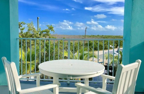 Long Key Hotel | Quaint Island Stay at the Lime Tree! 2 Units w/Private Balcony, Pool, Beach!