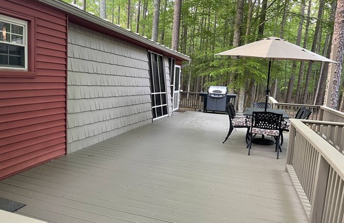 Henderson House | Quaint Kerr Lake Oasis with Private Dock!