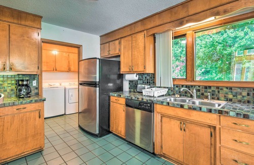 Sherrills Ford House | Quaint Lake Norman Home w/Boat Dock + Grill!