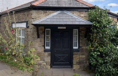 Usk House | Quaint listed building on edge of Brecon Beacons