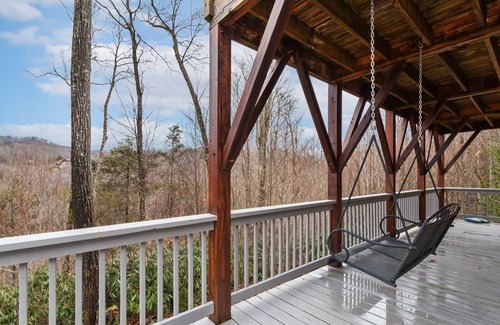Elk Park Cabin | Quaint Log Cabin in Secluded Area