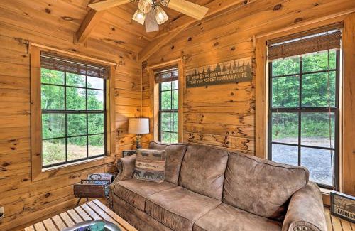 Warrensville House | Quaint Log Cabin with Views Near West Jefferson