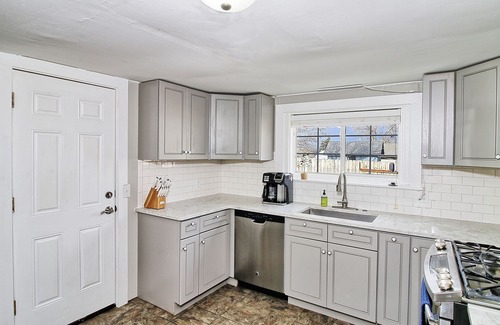 Mesa House | Quaint Mesa Cottage in Town