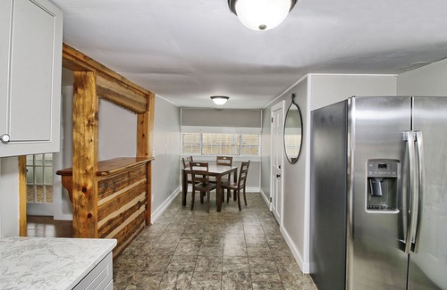 Mesa House | Quaint Mesa Cottage in Town