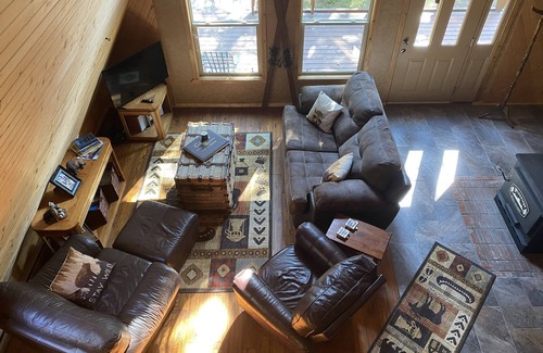 Cimarron Cabin | Quaint, Quiet and Cozy Cottage in the Mountains