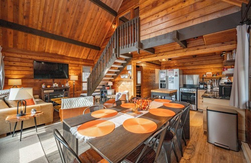 McHenry House | Quaint Retreat w/Fire Pit & Lake Access