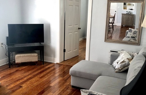 Live Oak House | Quaint rural downtown community close to springs, 3 rivers, biking & equestrian
