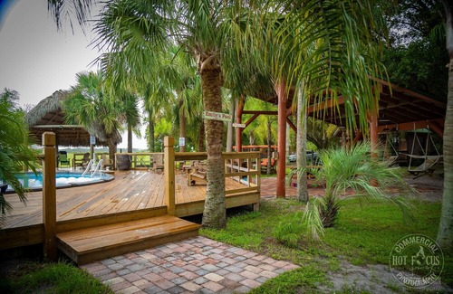 Clewiston House | Quaint rustic cabin, newly remodeled!