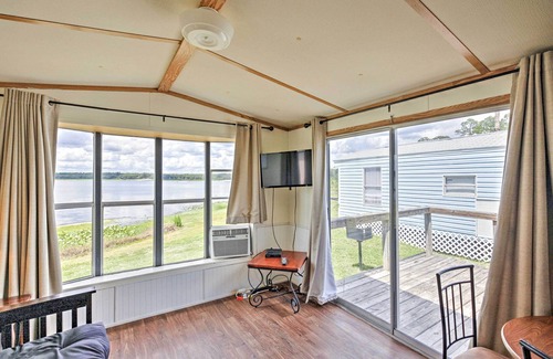Silver Springs Cabin | Quaint Silver Springs Cabin w/Direct Lake Access!