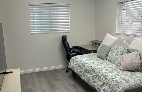 Harbor Apartment | Quaint studio with AC in lovely Lakewood