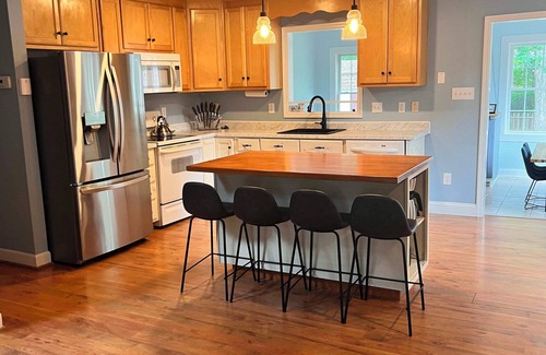 Tilghman House | Quaint Tilghman Island home