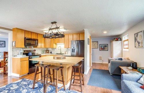 Netarts Cottage | Quaint Tillamook Getaway Near Netarts Bay!