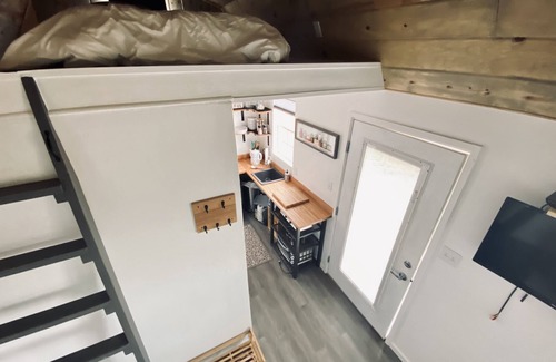 Taylor House | Quaint Tiny Home on Working Homestead-20 mins from Show Low!