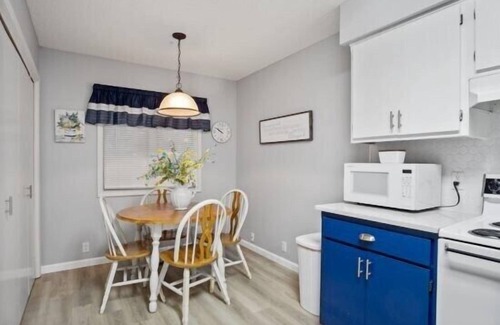 Hot Springs Village House | Quaint Townhome Nestled in the Piney Woods