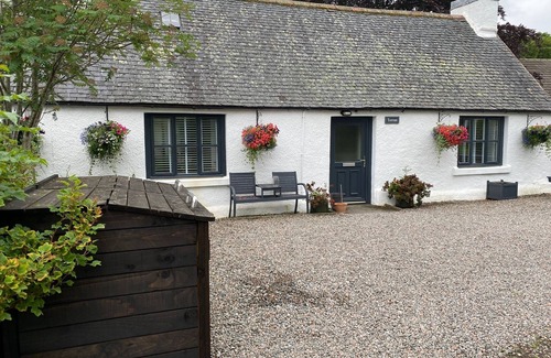 Drumnadrochit Cottage | Quaint Traditional Cottage With Modern Interior, Drumnadrochit, Loch Ness
